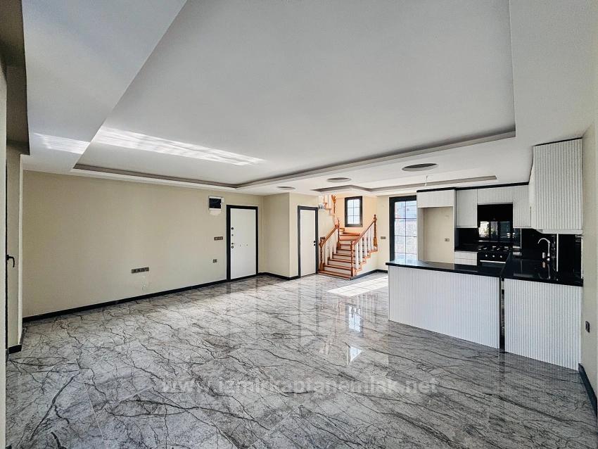 300M2 Gross Large 3+1 Villa With Independent Pool For Sale In Doğanbey