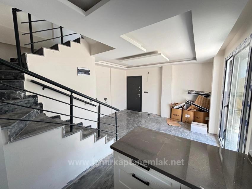 2+1 Villa For Sale In Seferihisar Ürkmez, 500M From The Beach, Suitable For Loans