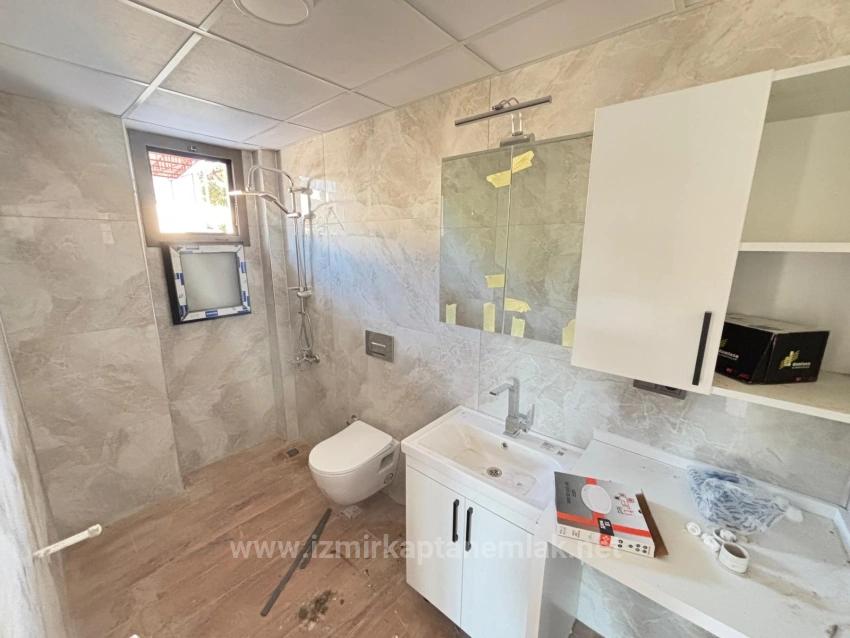 2+1 Villa With Detached Entrance And Garden For Sale In Seferihisar Payamlı