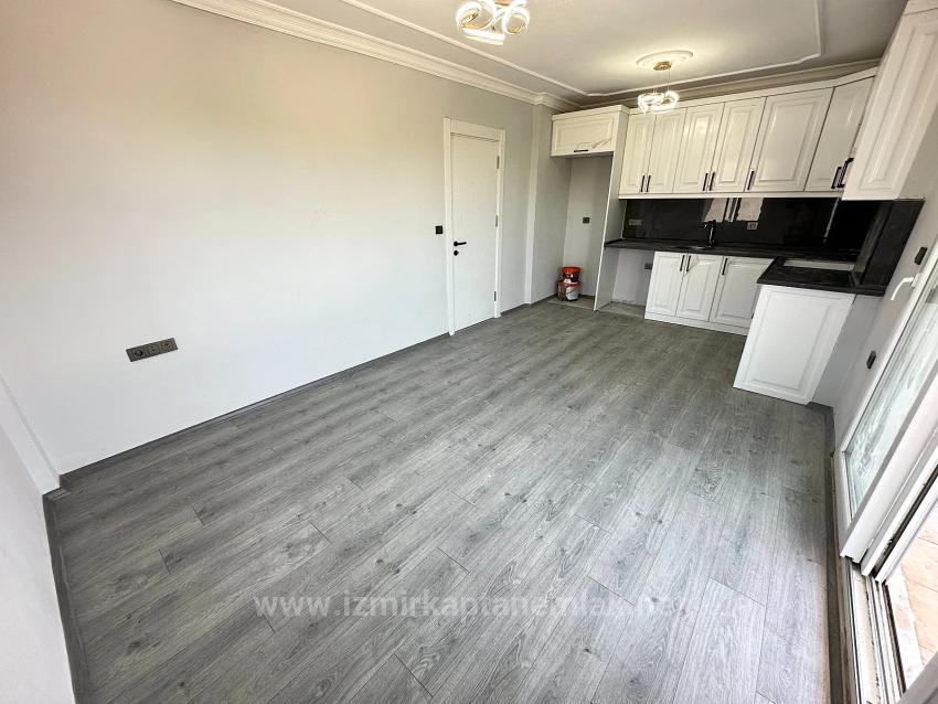 Spacious 2+1 Flat For Sale In Seferihisar Ürkmez Center, Brand New Construction