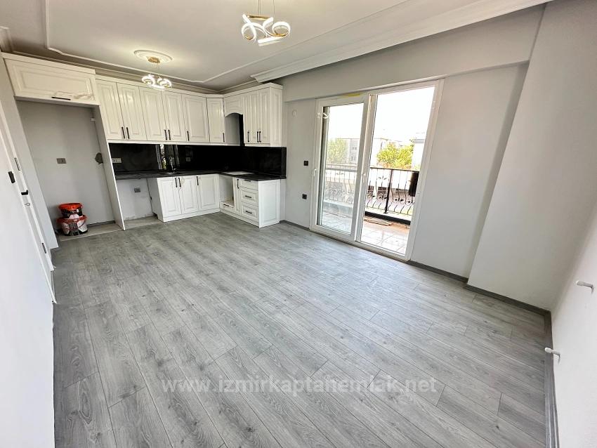 Spacious 2+1 Flat For Sale In Seferihisar Ürkmez Center, Brand New Construction