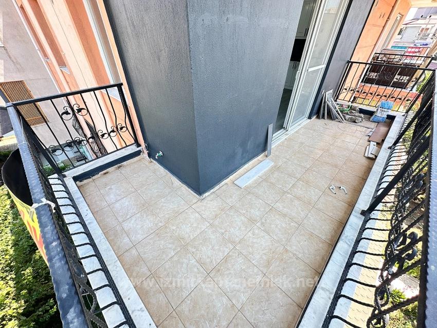 Spacious 2+1 Flat For Sale In Seferihisar Ürkmez Center, Brand New Construction