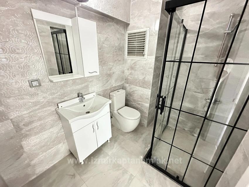 Spacious 2+1 Flat For Sale In Seferihisar Ürkmez Center, Brand New Construction