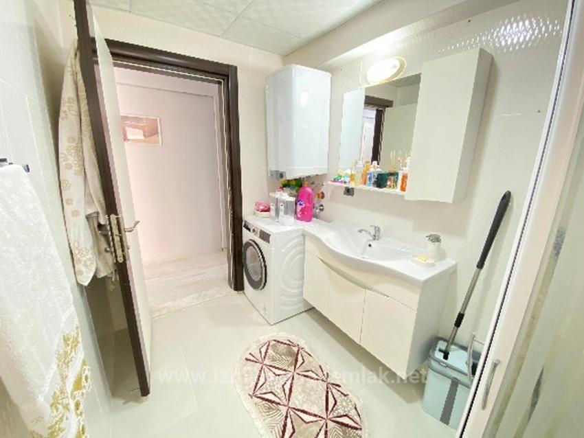 2+1 Apartment For Sale In Seferihisar Ürkmez Bengiler, Convenient 2Nd Floor, Clean