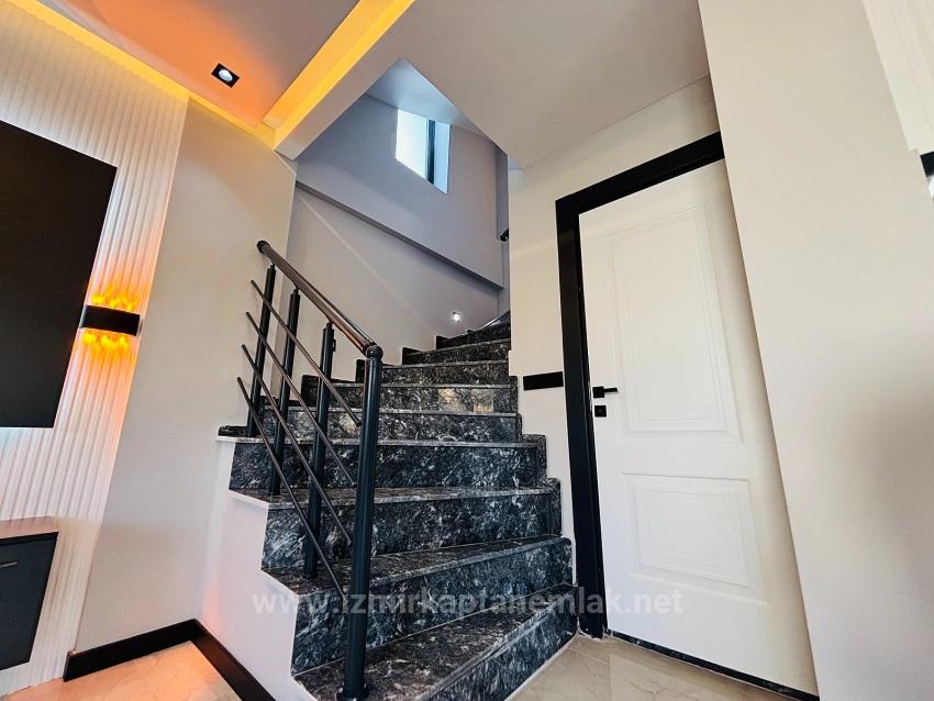 210M2 Independent Luxury Garden 3+1 Villa For Sale In Seferihisar Doğanbey