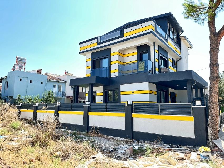 210M2 Independent Luxury Garden 3+1 Villa For Sale In Seferihisar Doğanbey
