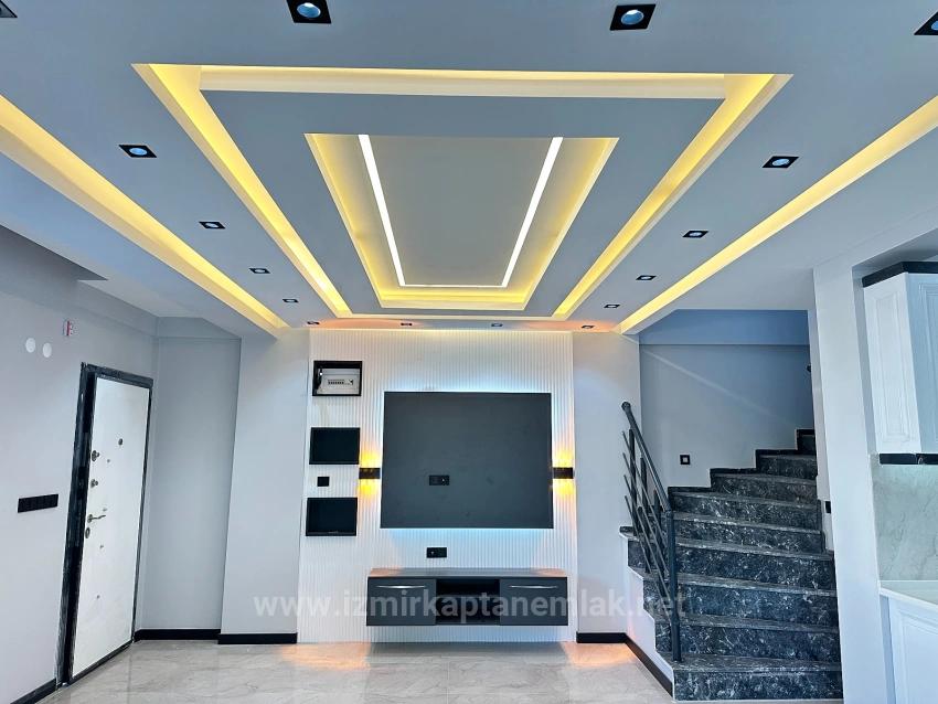 210M2 Independent Luxury Garden 3+1 Villa For Sale In Seferihisar Doğanbey