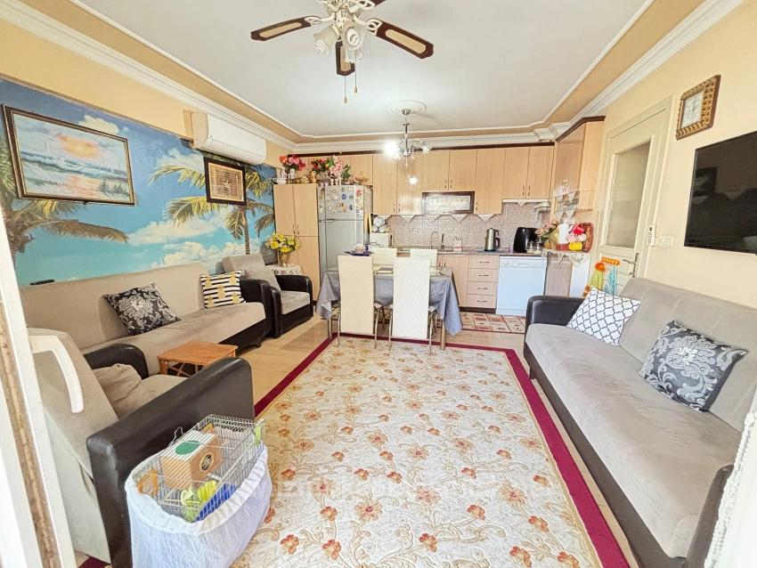 2+1 Apartment For Sale In Seferihisar Ürkmez Center, 150 M From The Beach