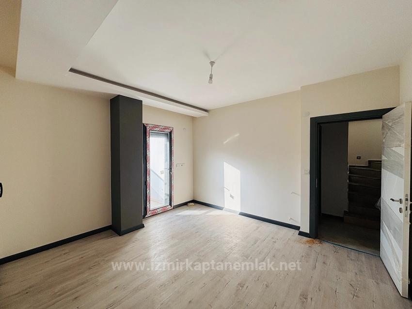 3+1 Villa With Large Garden For Sale In Seferihisar Doğanbey