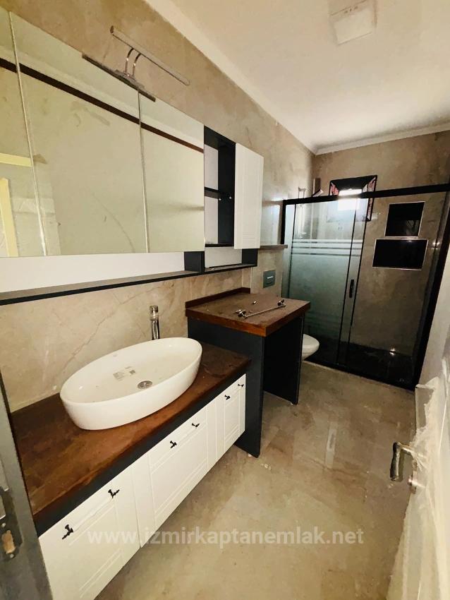 3+1 Villa With Large Garden For Sale In Seferihisar Doğanbey