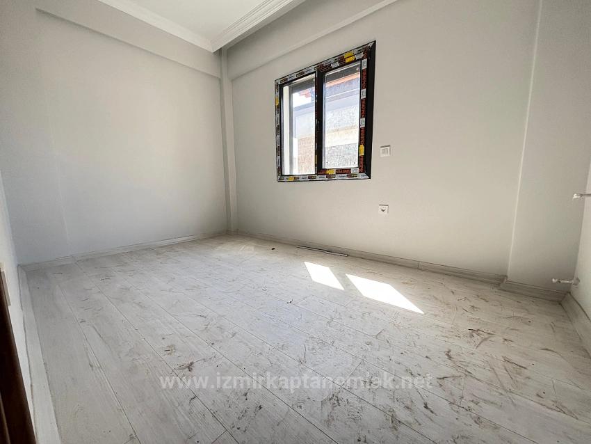 Spacious 3+1 Villa For Sale With Detached Entry In Menderes Özdere