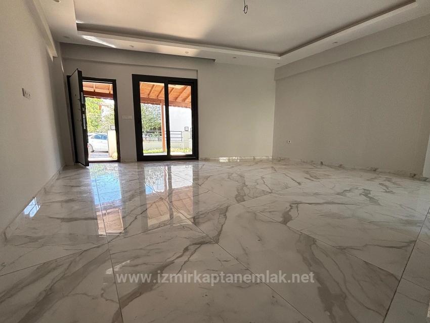 Brand New 4+1 Triplex For Sale In Menderes Özdere, 50 M From The Beach With A Large Garden