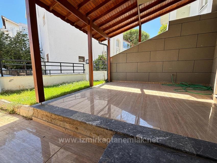 Brand New 4+1 Triplex For Sale In Menderes Özdere, 50 M From The Beach With A Large Garden