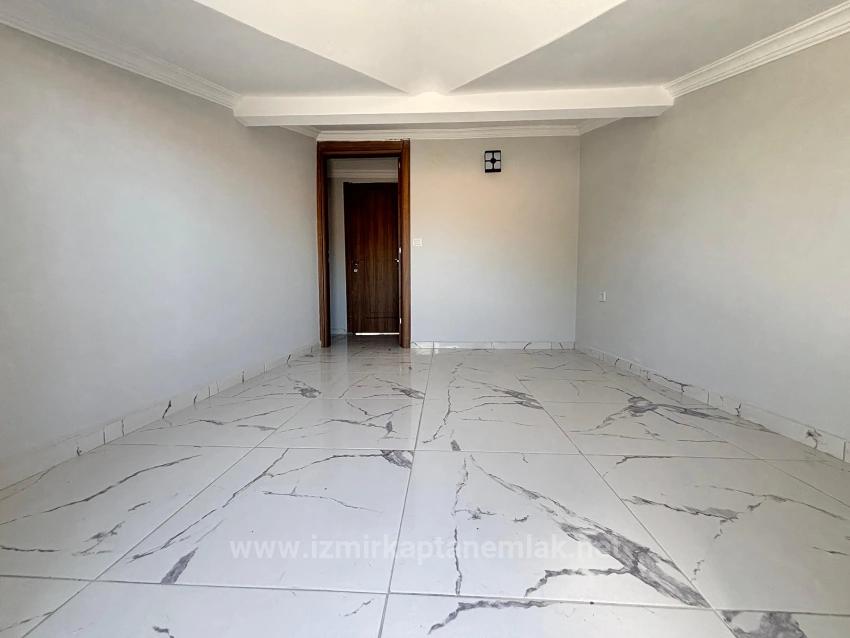 Brand New 4+1 Triplex For Sale In Menderes Özdere, 50 M From The Beach With A Large Garden