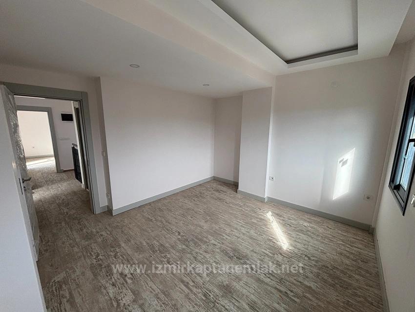 4+1 Detached Duplex Summer Villa With Pool In Seferihisar Akarca