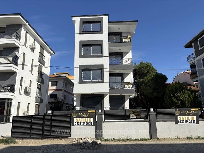 2+1 Middle Floor Flat In Camikebir, Seferihisar, Izmir