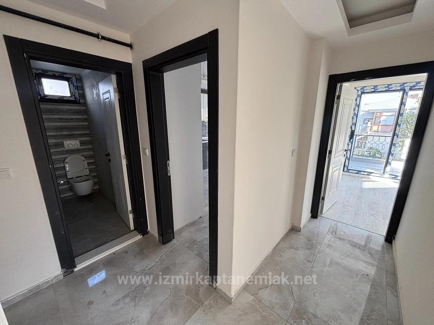 2+1 Middle Floor Flat In Camikebir, Seferihisar, Izmir