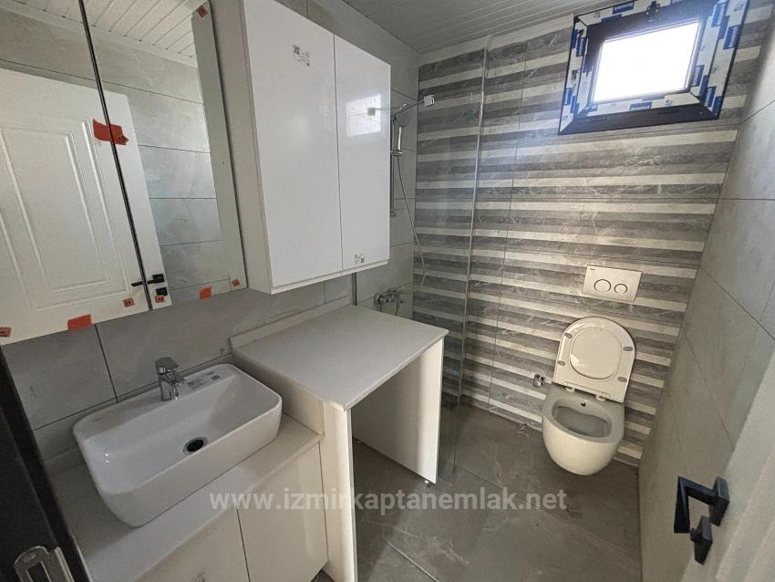 2+1 Middle Floor Flat In Camikebir, Seferihisar, Izmir