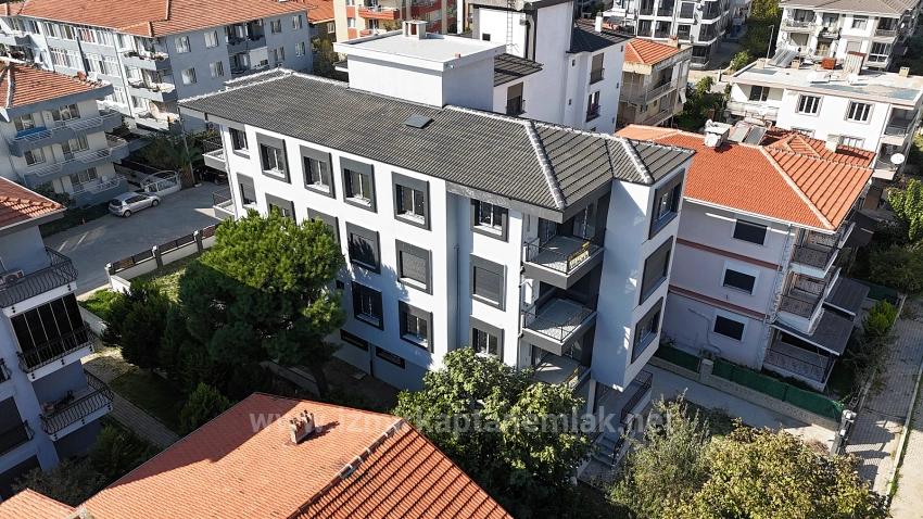 2+1 Closed Kitchen Penthouse Apartment In Seferihisar Camikebir