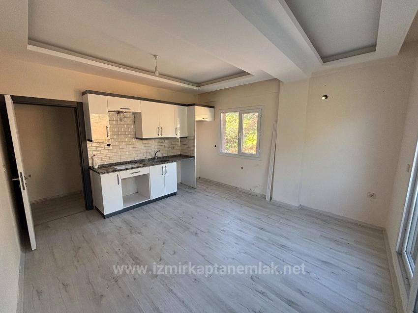 2+1 Flat For Sale In Izmir Menderes Fevzi Çakmak