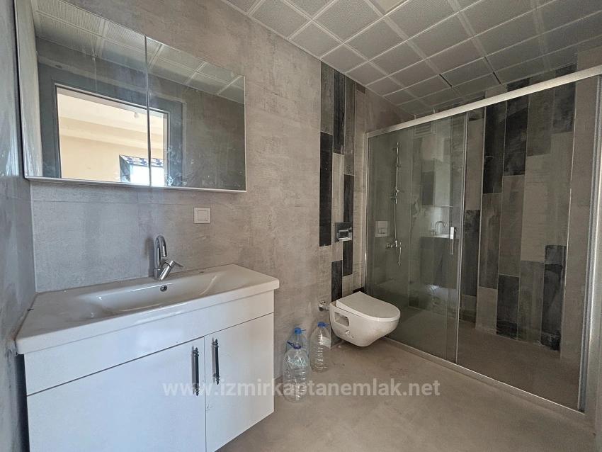 2+1 Reverse Duplex Apartment In Izmir Seferihisar Çolak İbrahim