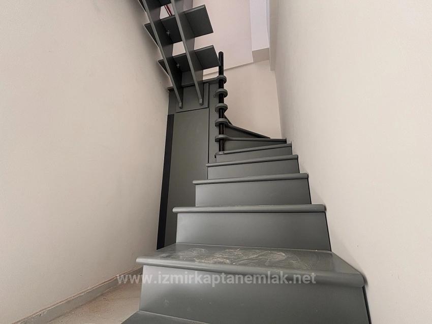 2+1 Reverse Duplex Apartment In Izmir Seferihisar Çolak İbrahim