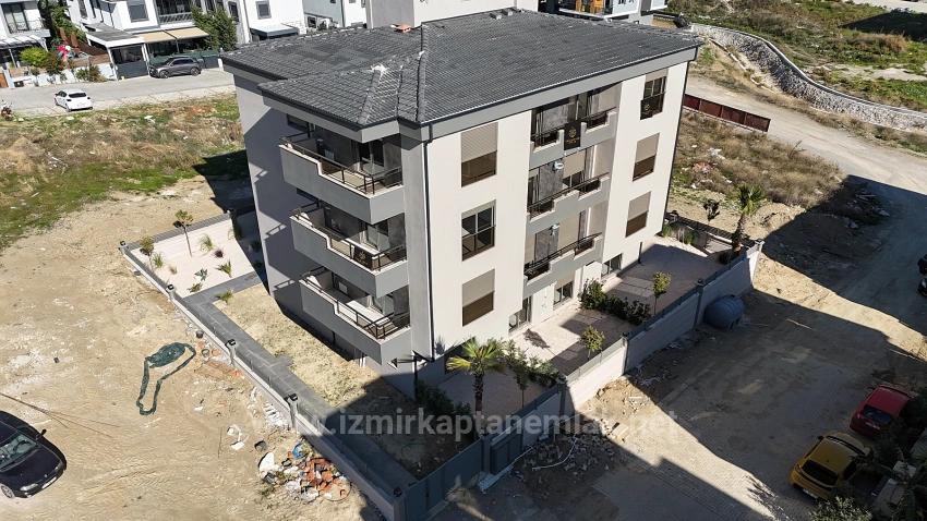 2+1 Ground Floor Flat With Large Garden In Seferihisar Çolakibrahim, Izmir