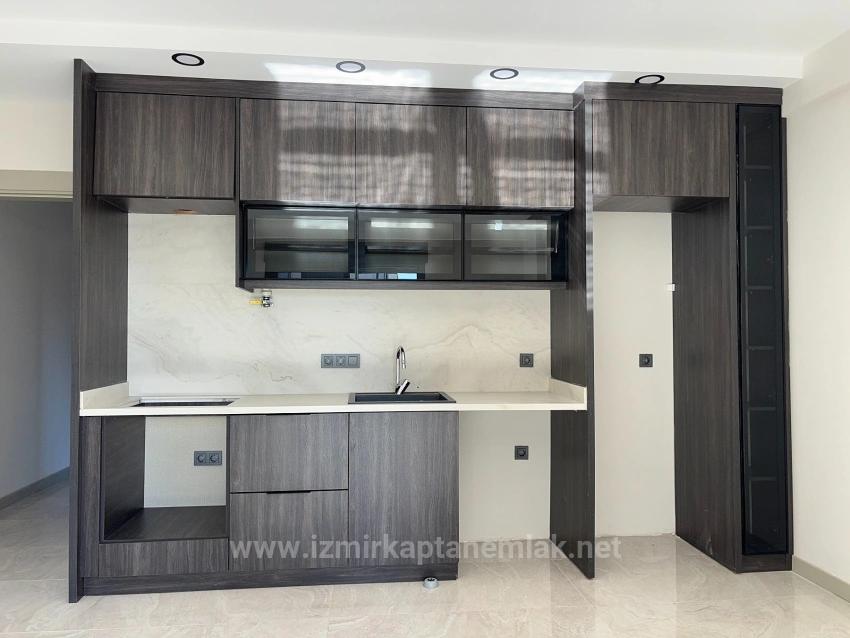 2+1 Ground Floor Flat With Large Garden In Seferihisar Çolakibrahim, Izmir