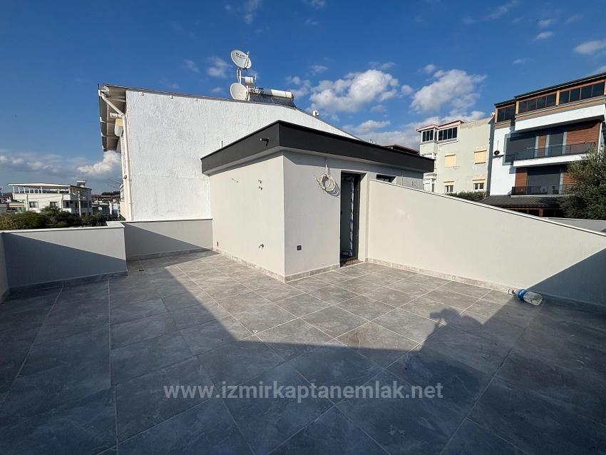 2+1 Villa For Sale 600 Meters From The Sea In Ürkmez, Seferihisar, Izmir