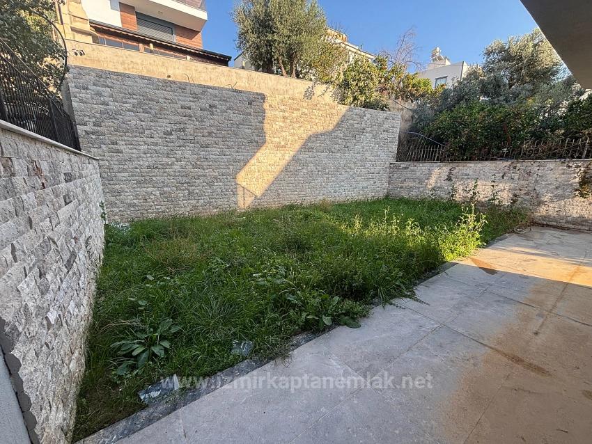 2+1 Villa For Sale 600 Meters From The Sea In Ürkmez, Seferihisar, Izmir