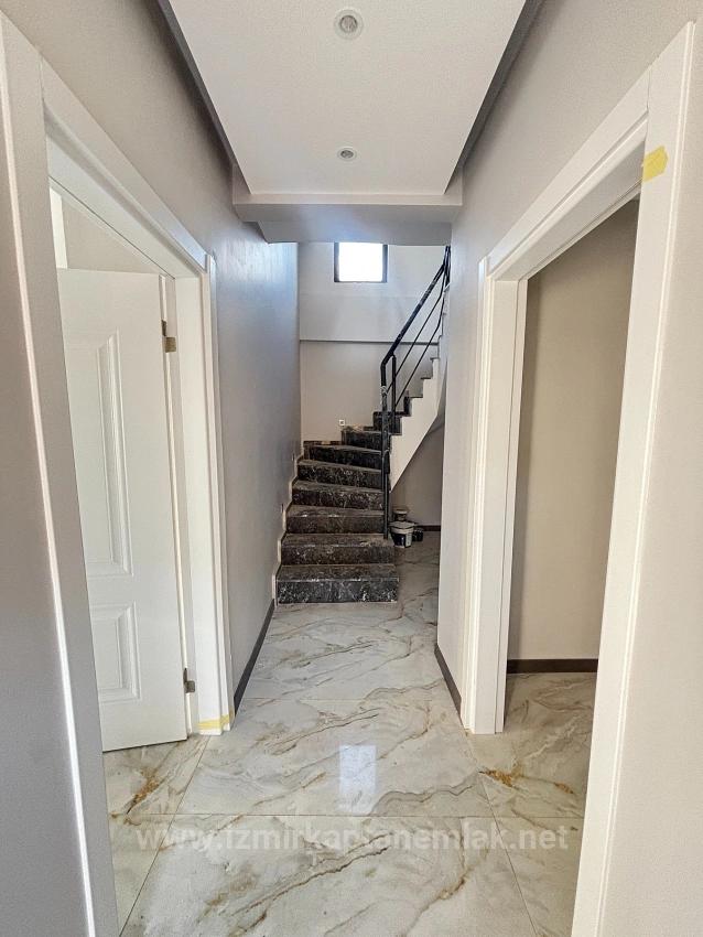 3+1 Detached Villa For Sale In İzmir Seferihisar Ürkmez, 1100 Meters From The Sea