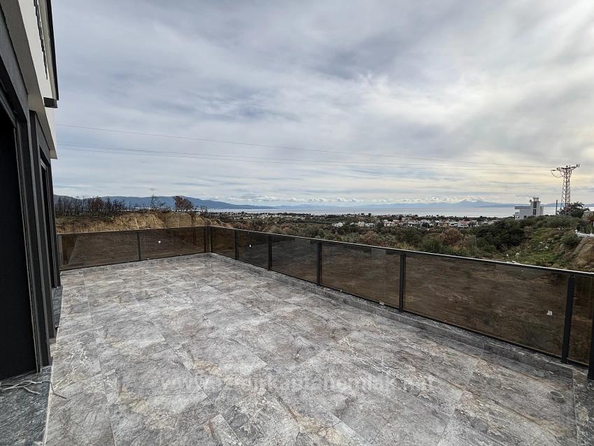 Ultra Luxury 4+1 Triplex Villa With Detached Large Garden In İzmir Seferihisar Doğanbey