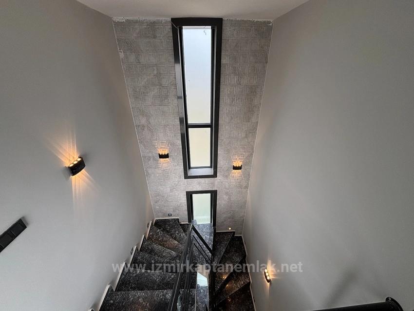 Ultra Luxury 4+1 Triplex Villa With Detached Large Garden In İzmir Seferihisar Doğanbey