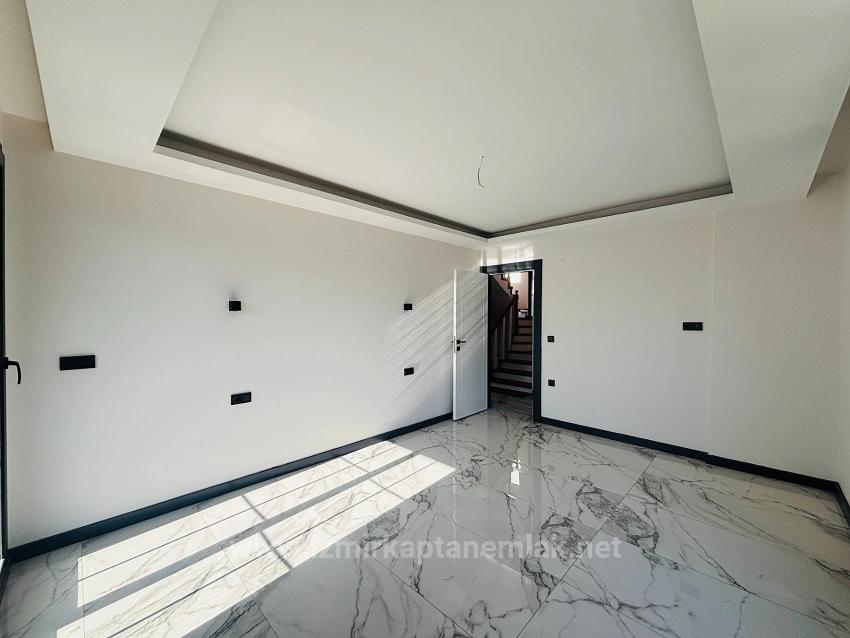 Single Detached Duplex Villa With Pool In Düzce Neighborhood, Seferihisar, İzmir