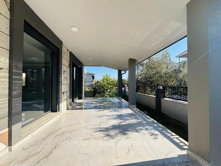 3+1 Detached Duplex Villa With En-Suite Bathroom In Payamlı Neighborhood, Seferihisar, Izmir