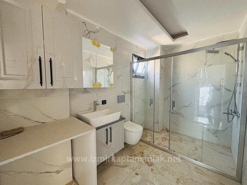 2+1 Villa With Spacious Garden In A Gated Community In Cumhuriyet Neighborhood, Seferihisar, Izmir