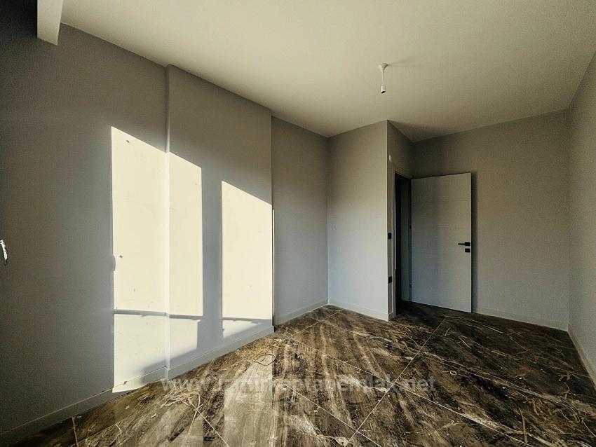 2+1 Villa With Spacious Garden In A Gated Community In Cumhuriyet Neighborhood, Seferihisar, Izmir