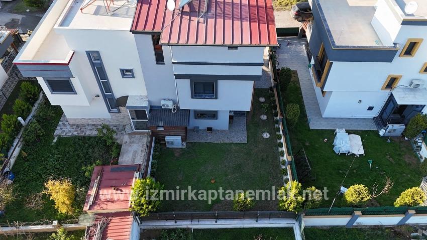 3+1 Bedroom Summerhouse For sale in Cumhuriyet Nbh. Seferihisar Doğanbey - 165 m²