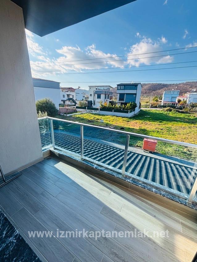 3+1 Bedroom Summerhouse For sale in Cumhuriyet Nbh. Seferihisar Doğanbey - 165 m²