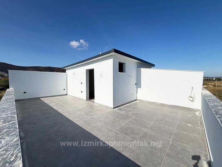 Beautifully Located 3+1 Triplex Summer Villa In Cumhuriyet, Seferihisar, Izmir.