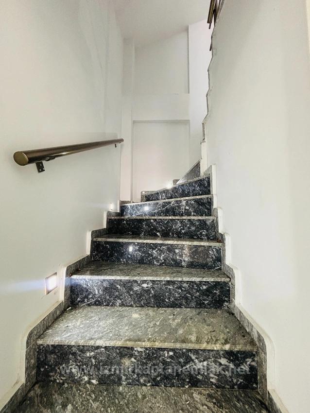 Spacious 3+1 Villa For Sale In Seferihisar Doğanbey Payamlı