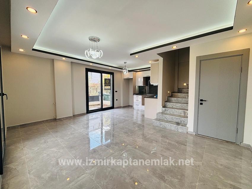 3+1 Bedroom Villa For sale in Payamlı Nbh. Seferihisar Doğanbey - 135 m²
