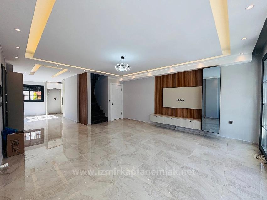 Ultra Luxury 3+1 Summer House With Smart Home System, 50M From The Sea In Ürkmez, Seferihisar, İzmir