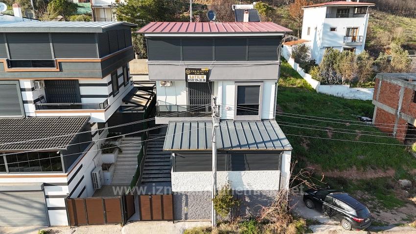 Fully Furnished 3+1 Villa With Pool For Sale In Cumhuriyet Mahallesi, Seferihisar, İzmir.