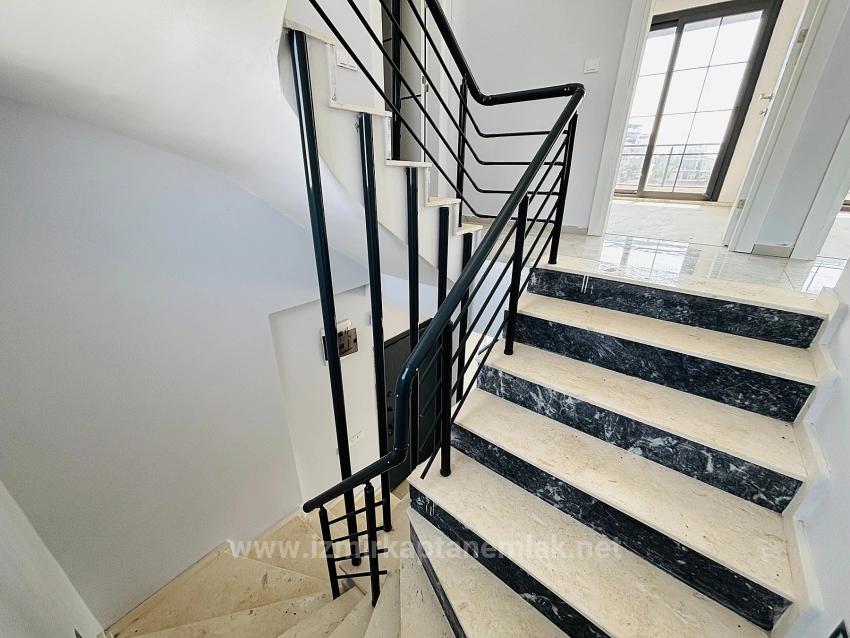 Sea View, Natural Gas Heated, 3+1 Detached Summer House In Akarca Neighborhood, Seferihisar, Izmir.