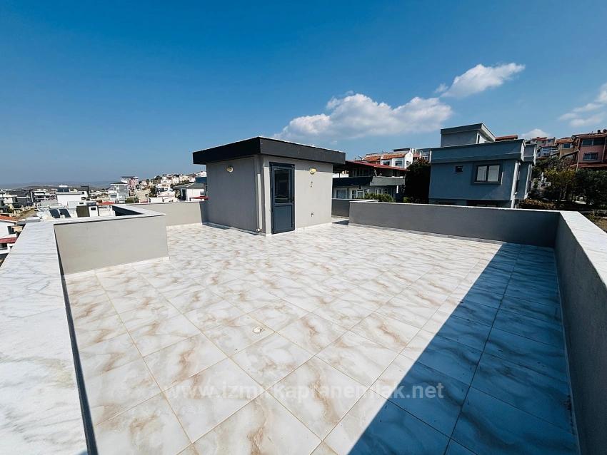 Sea View, Natural Gas Heated, 3+1 Detached Summer House In Akarca Neighborhood, Seferihisar, Izmir.