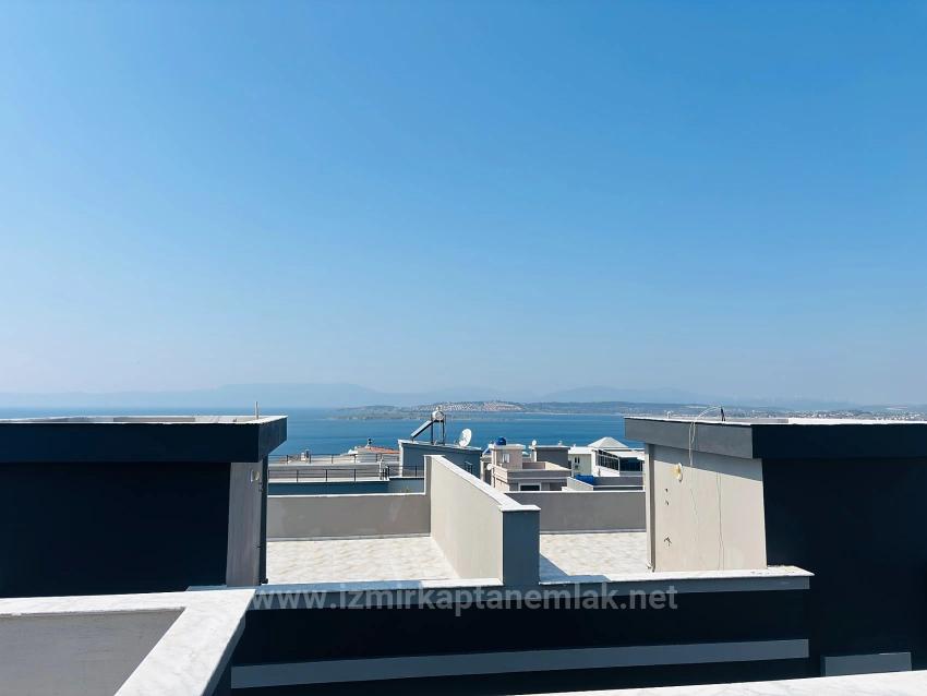 Sea View, Natural Gas Heated, 3+1 Detached Summer House In Akarca Neighborhood, Seferihisar, Izmir.