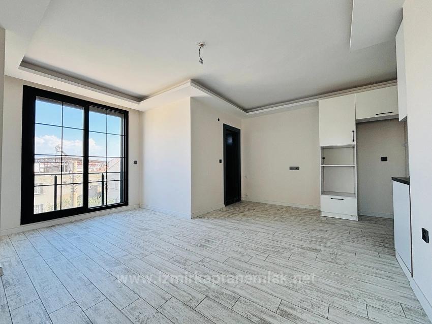Renovated 1+1 Flat For Sale In İzmir Seferihisar Payamlı District Deniz Street