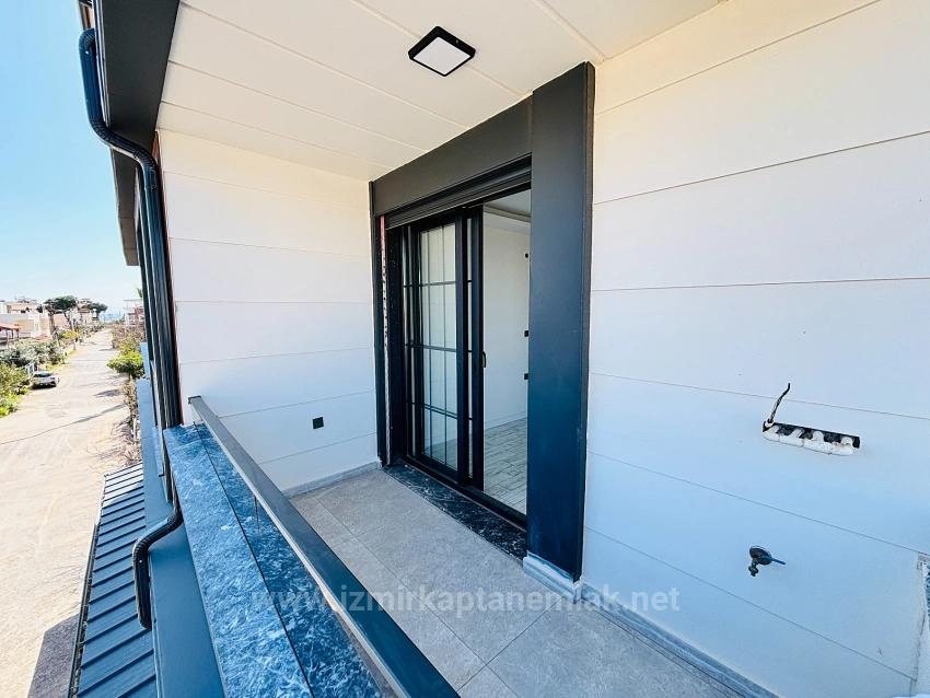 Renovated 1+1 Flat For Sale In İzmir Seferihisar Payamlı District Deniz Street