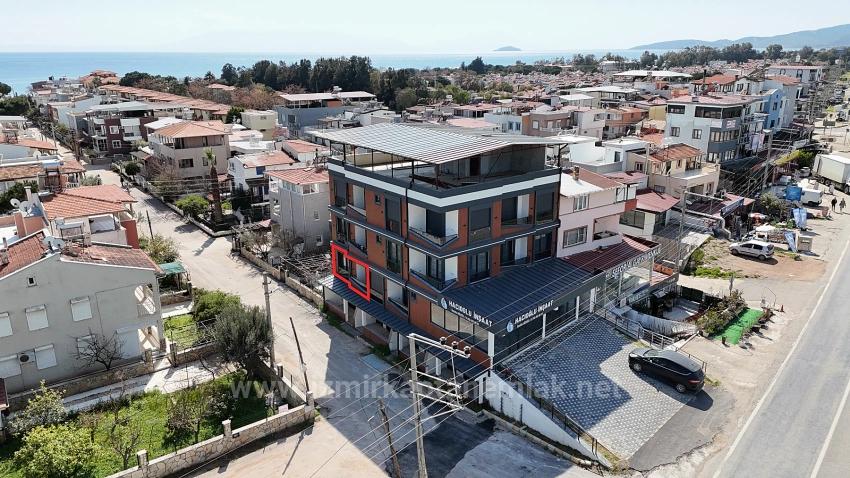 Renovated 2+1 Apartment For Sale In Deniz Street, Payamlı Neighborhood, Seferihisar, Izmir.